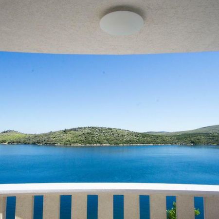Vila Visnjic Grebastica Bagian luar foto