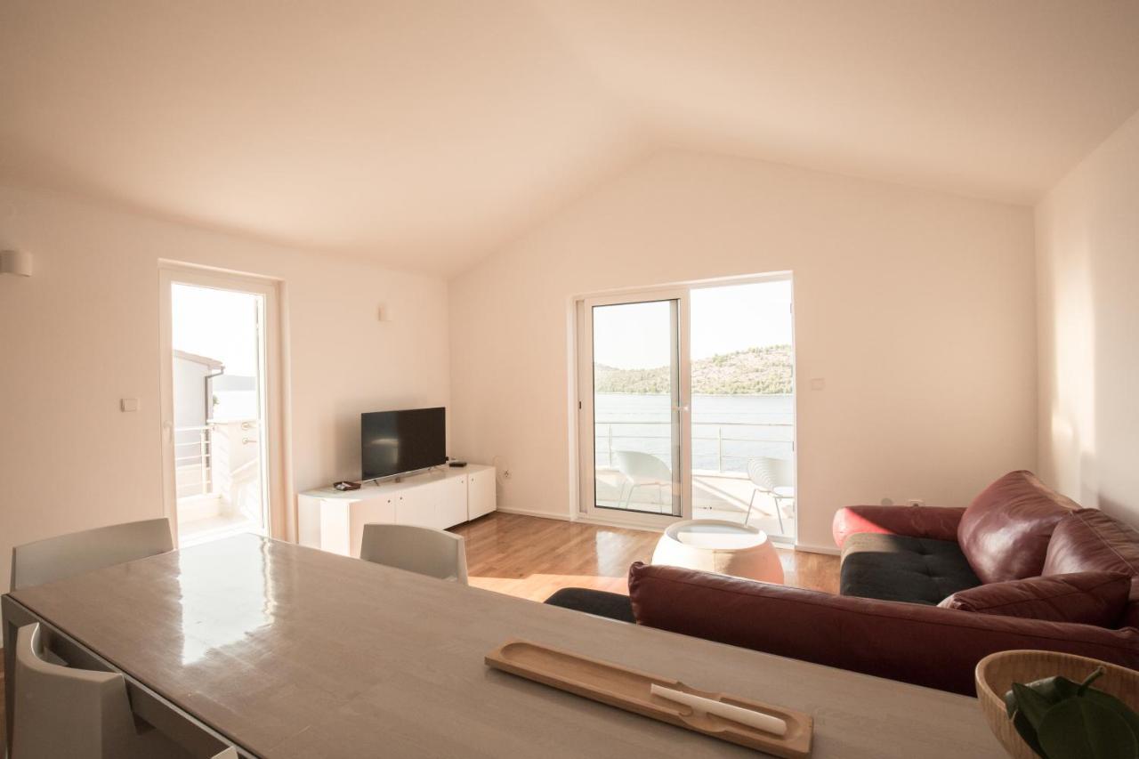 Vila Visnjic Grebastica Bagian luar foto